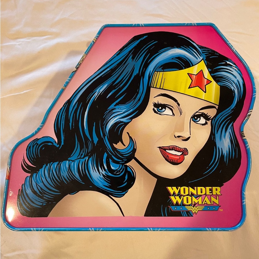 Marvel Wonder Woman Pink and Blue Tin